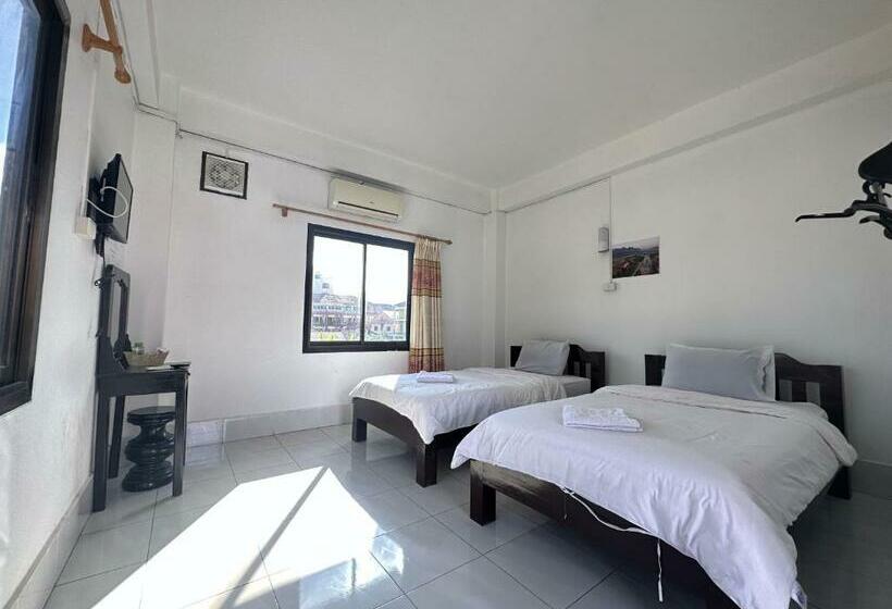 Hotel Vangvieng Santara