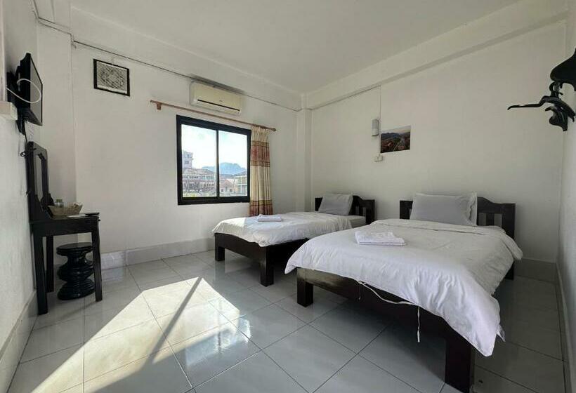 Hotel Vangvieng Santara