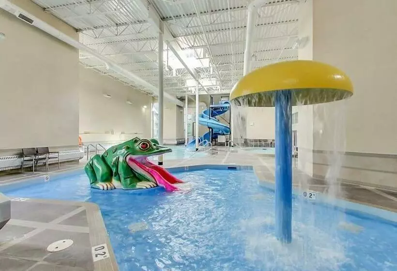 Mountain Retreat, Pool & Hot Tub, Bbq, Patio, King Bed, Sleeps 6!
