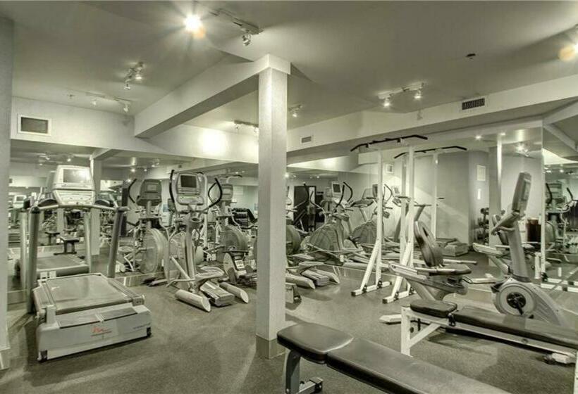 Mountain Retreat, Pool & Hot Tub, Bbq, Patio, King Bed, Sleeps 6!