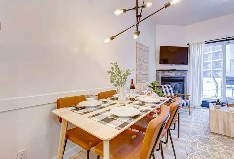 Mountain Retreat, Pool & Hot Tub, Bbq, Patio, King Bed, Sleeps 6!