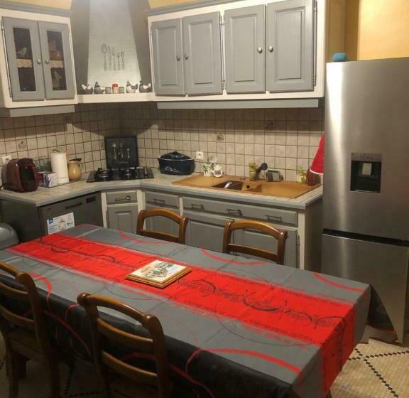 膳宿费 Bouquin Martine