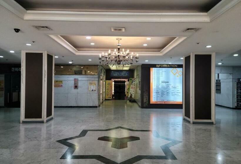 פנסיון Canberra Town 439 2