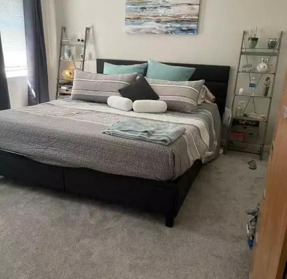 ペンション Gayatri Residency