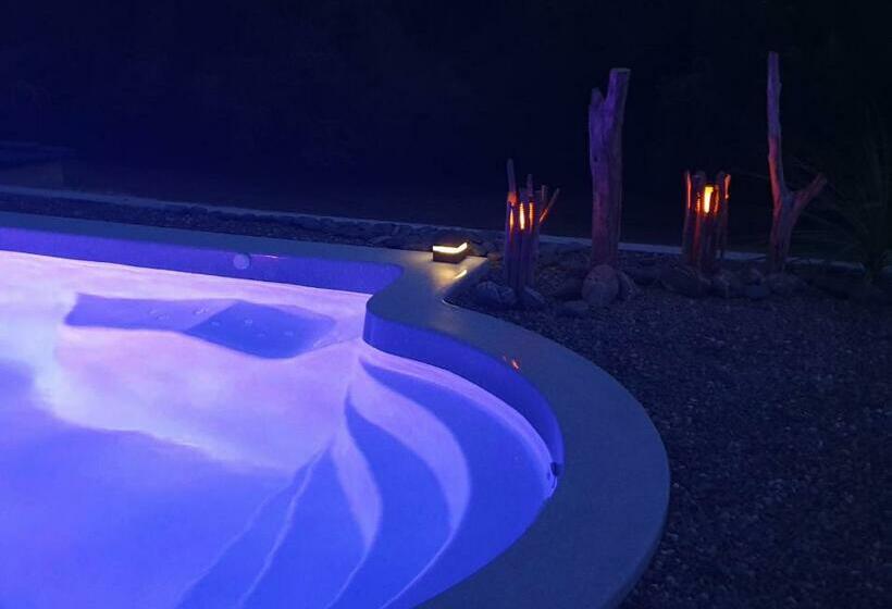 بنسيون Lou Majyla