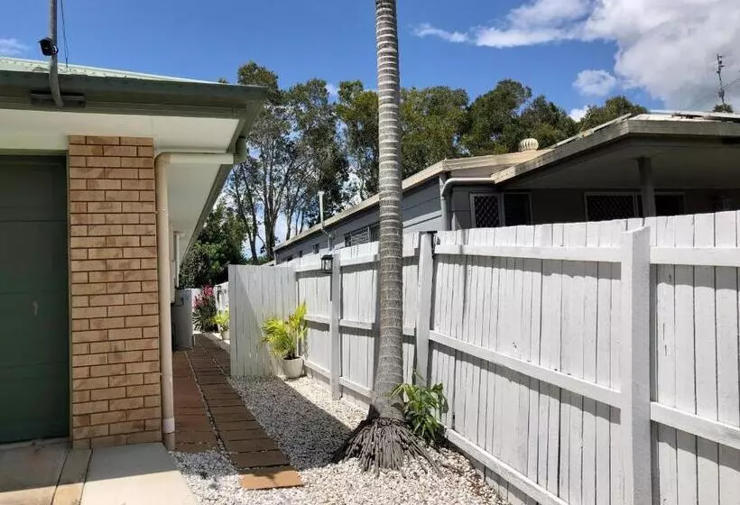 ペンション Private Outdoor Spa, Fire Pit   The Retreat Coolum Beach