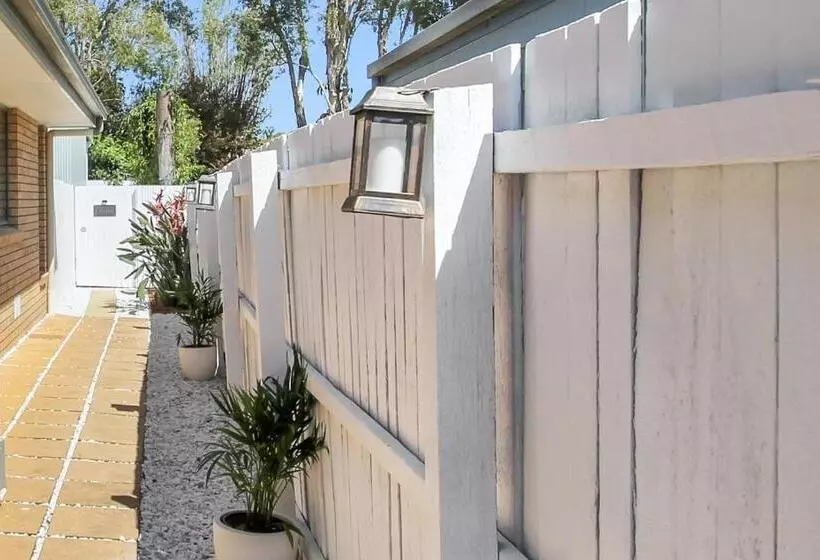 ペンション Private Outdoor Spa, Fire Pit   The Retreat Coolum Beach