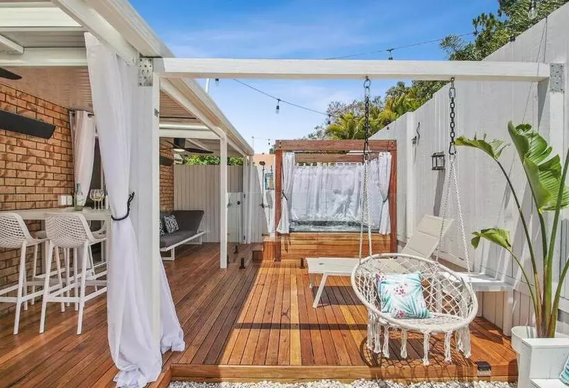 ペンション Private Outdoor Spa, Fire Pit   The Retreat Coolum Beach
