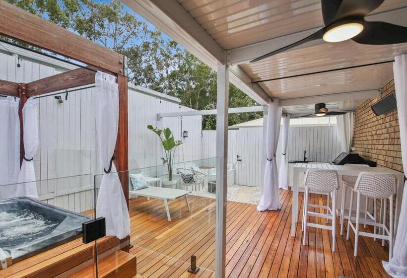 ペンション Private Outdoor Spa, Fire Pit The Retreat Coolum Beach