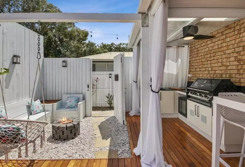 ペンション Private Outdoor Spa, Fire Pit   The Retreat Coolum Beach