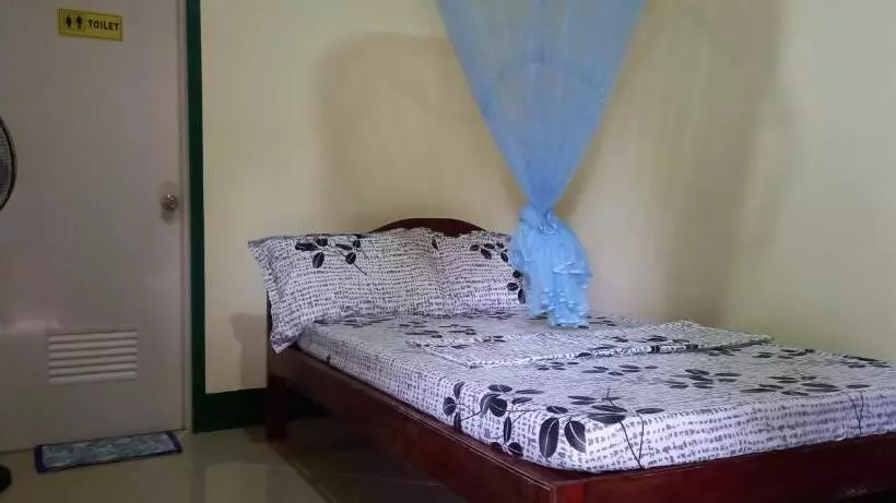 Majatalo Rodel Yellow Hauz