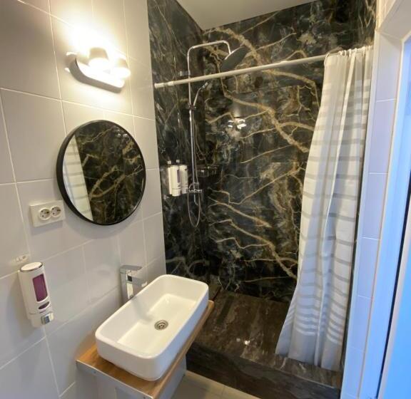 Vandrarhem Eva At Home   Bishkek