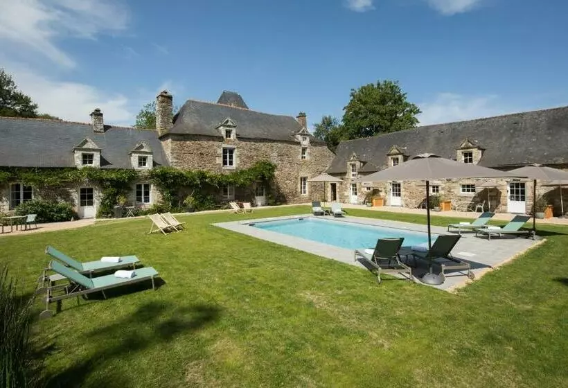 Aamiaismajoitus (B&B) Manoir Du Vau D Arz Gîtes Et Chambres D Hôtes Avec Piscine