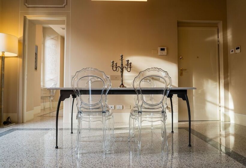 تختخواب و صبحانه Noble Floor Luxury Apartment