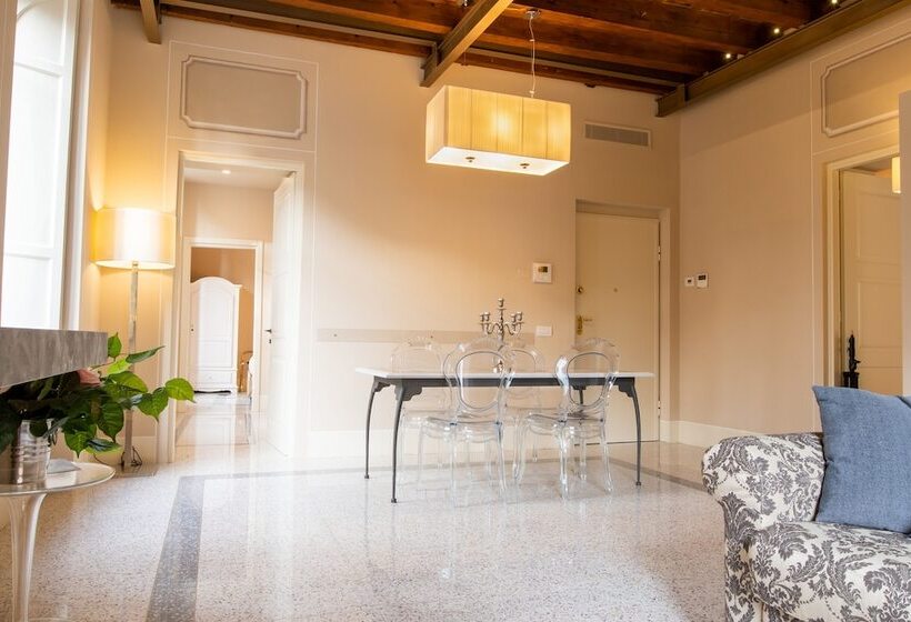 تختخواب و صبحانه Noble Floor Luxury Apartment