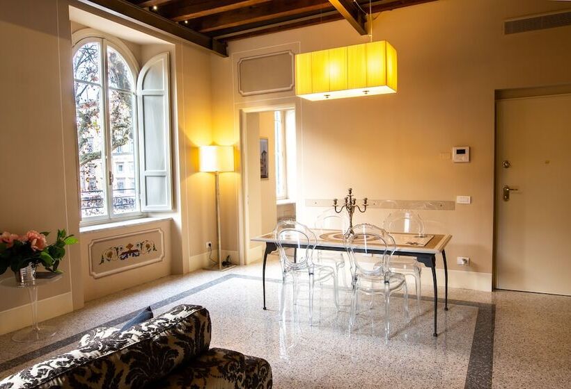 تختخواب و صبحانه Noble Floor Luxury Apartment