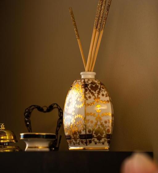 تختخواب و صبحانه Noble Floor Luxury Apartment