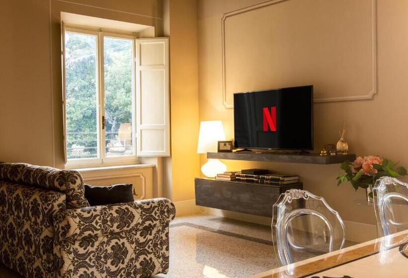 تختخواب و صبحانه Noble Floor Luxury Apartment