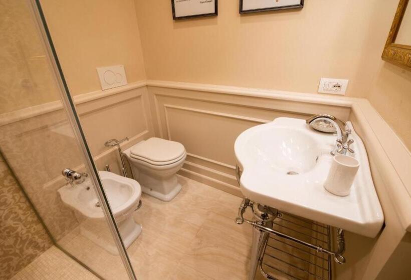 تختخواب و صبحانه Noble Floor Luxury Apartment