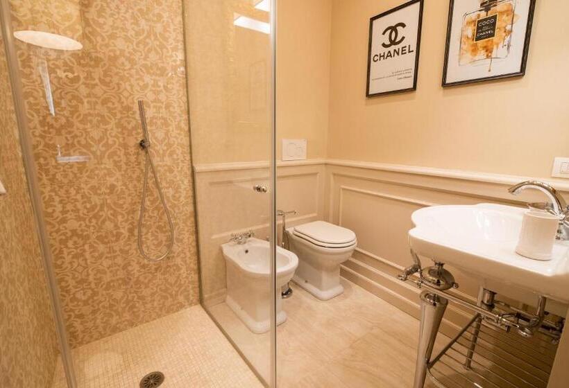 تختخواب و صبحانه Noble Floor Luxury Apartment