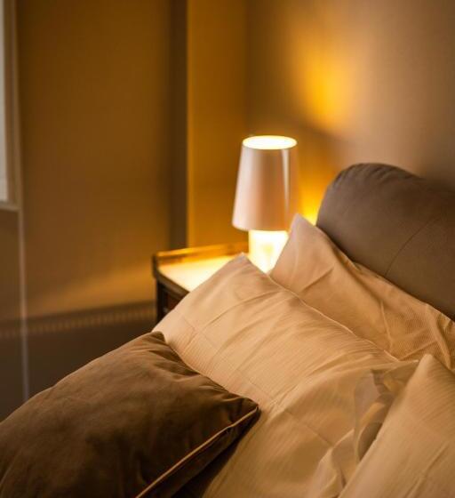 تختخواب و صبحانه Noble Floor Luxury Apartment