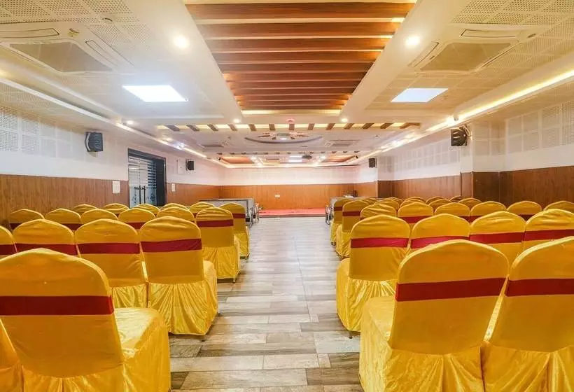 Fabhotel Sva