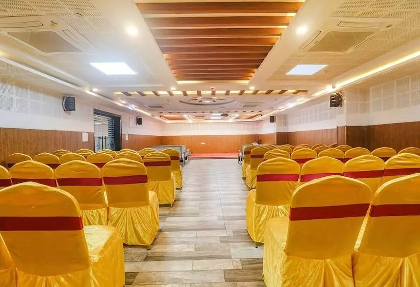 Fabhotel Sva