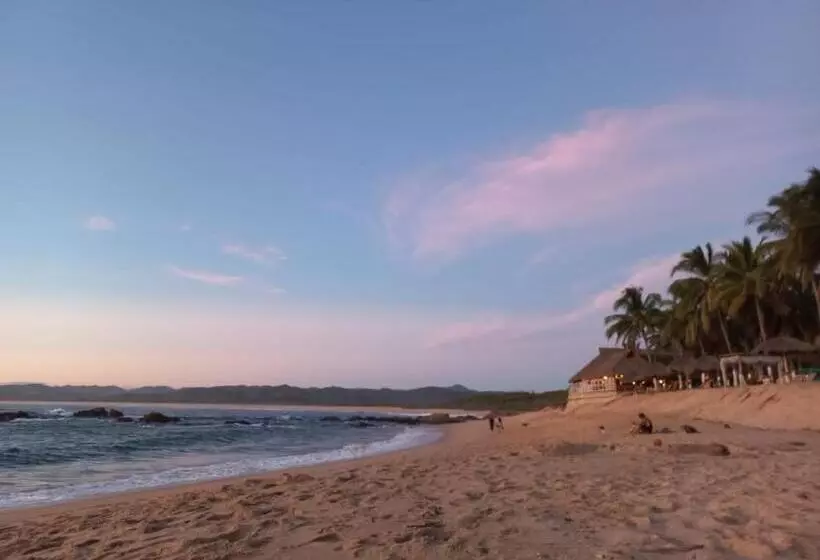 ホテル Camino Al Mar