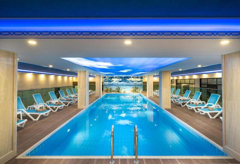 ホテル Ramada Plaza By Wyndham Silivri