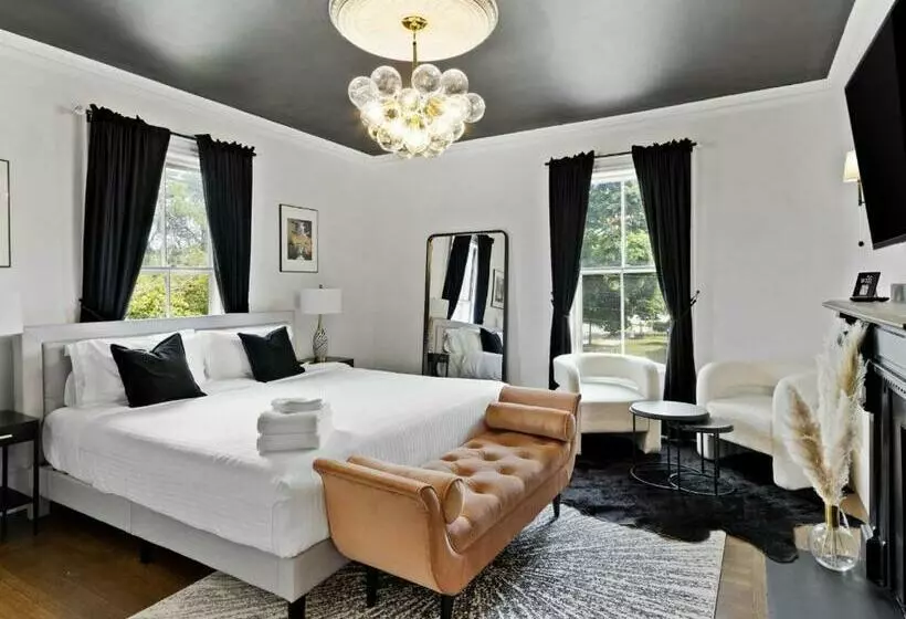 Hotelli The Coach House