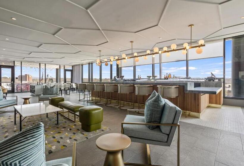 호텔 The Highlander