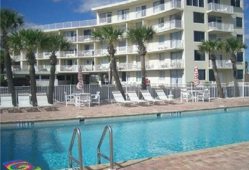 Ocean View Renovated Condo With Pool   Daytona Beach