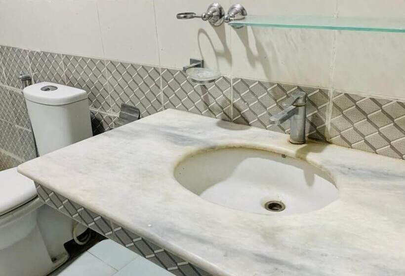 پانسیون Moon Light Guesthouse