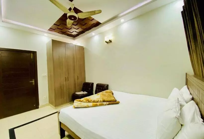 پانسیون Moon Light Guesthouse