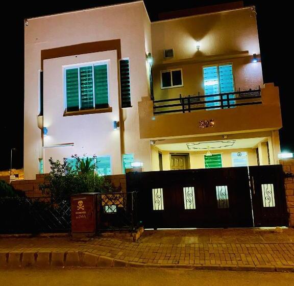 پانسیون Moon Light Guesthouse