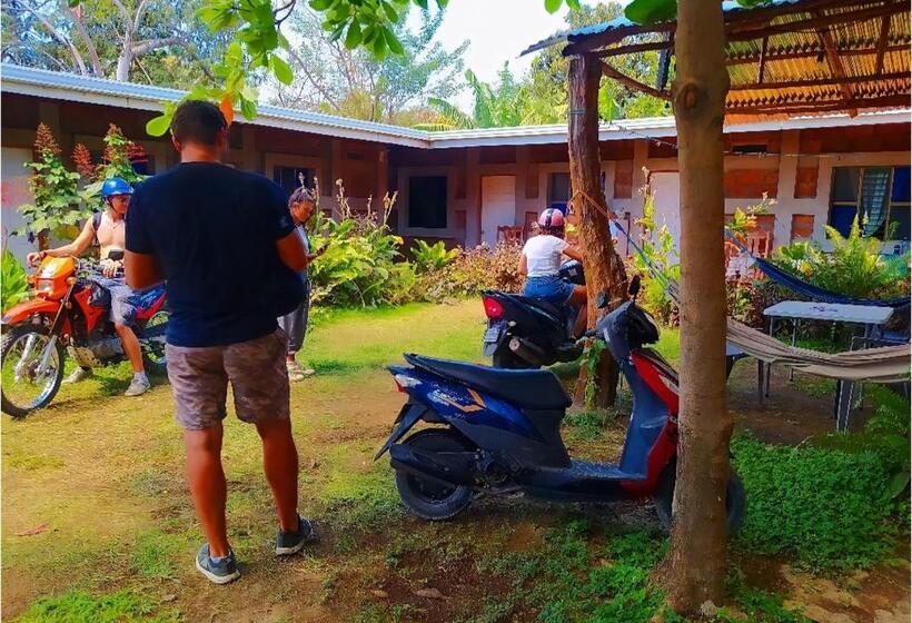 پانسیون Rustic House Hostel