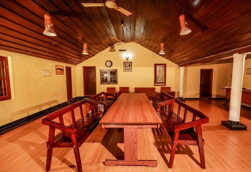 אתר נופש Chandragiri Wayanad Pool Bungalow By Voye Homes