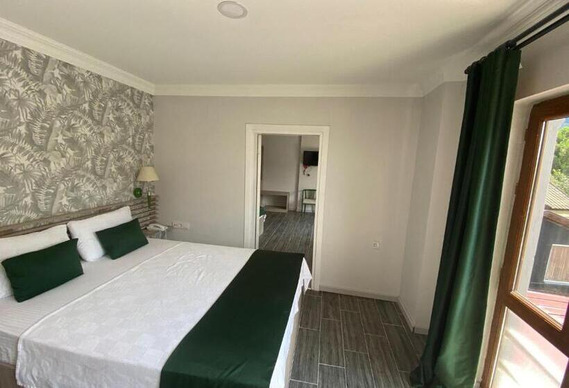 مبيت وإفطار Nayada Otel Spa