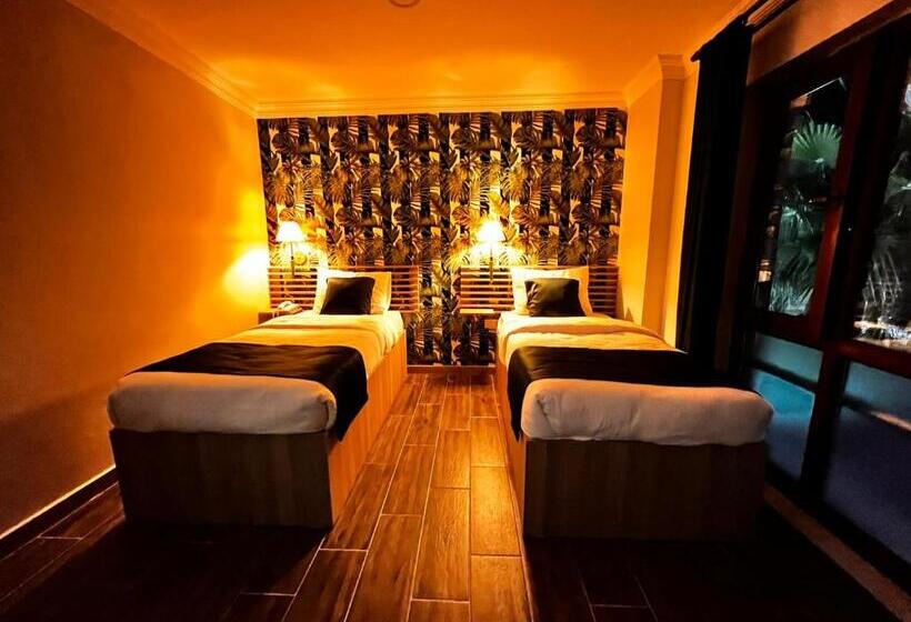 مبيت وإفطار Nayada Otel Spa