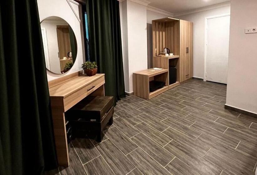 مبيت وإفطار Nayada Otel Spa