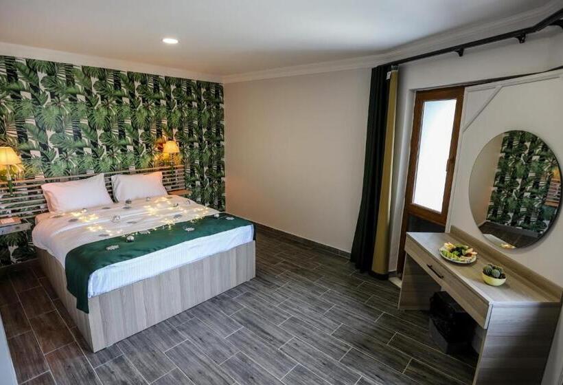 مبيت وإفطار Nayada Otel Spa