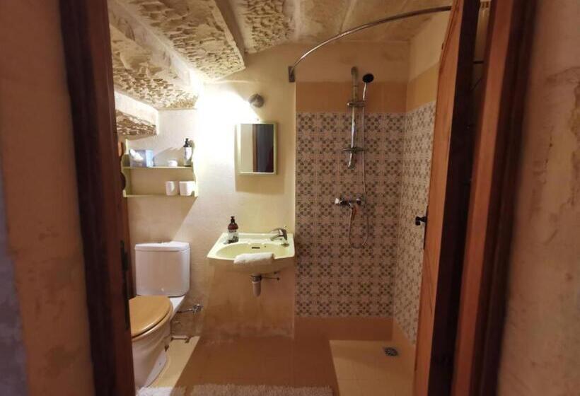 تختخواب و صبحانه Peaceful Farmhouse Stay With Cozy Yard