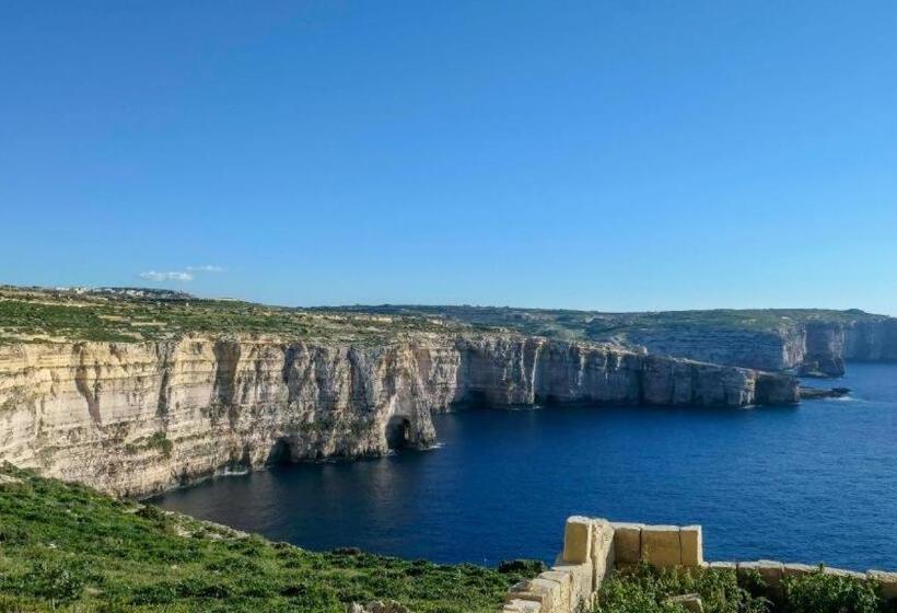 تختخواب و صبحانه Peaceful Farmhouse Stay With Cozy Yard