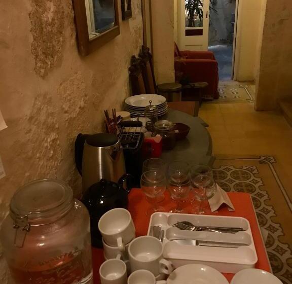 تختخواب و صبحانه Peaceful Farmhouse Stay With Cozy Yard