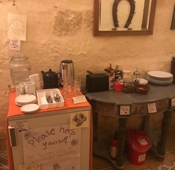 تختخواب و صبحانه Peaceful Farmhouse Stay With Cozy Yard