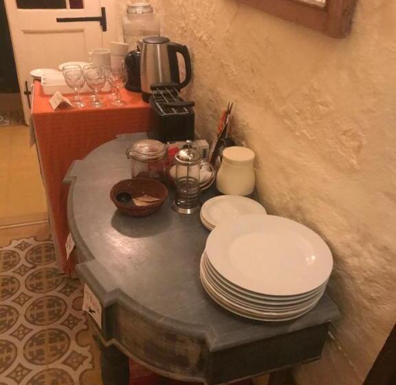 تختخواب و صبحانه Peaceful Farmhouse Stay With Cozy Yard