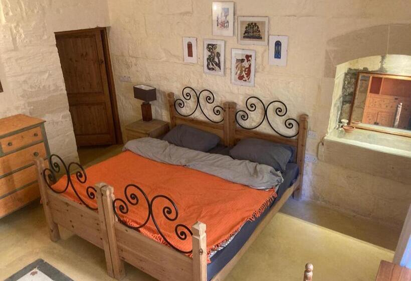 تختخواب و صبحانه Peaceful Farmhouse Stay With Cozy Yard