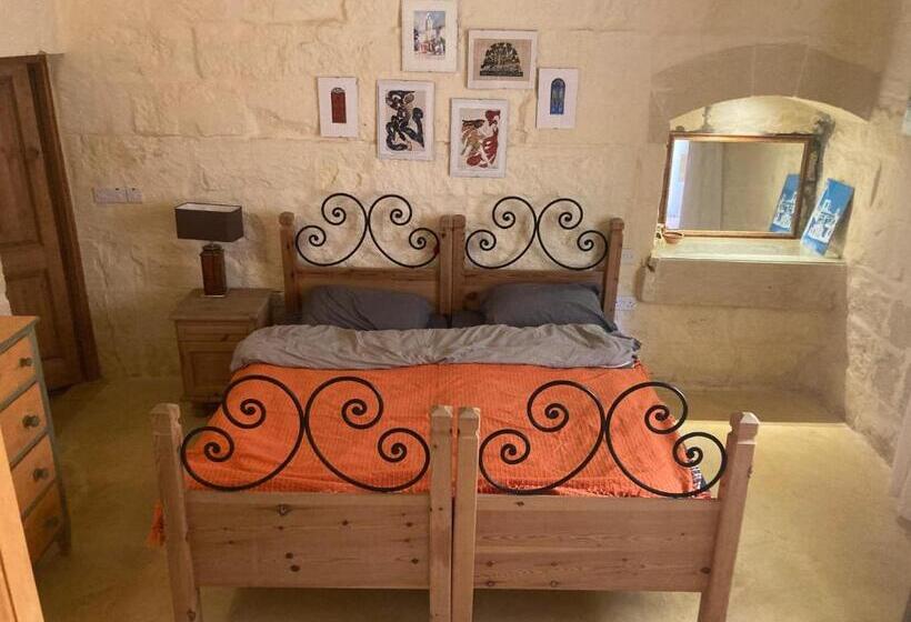 تختخواب و صبحانه Peaceful Farmhouse Stay With Cozy Yard