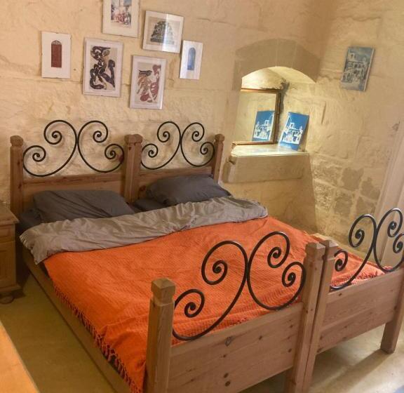 تختخواب و صبحانه Peaceful Farmhouse Stay With Cozy Yard