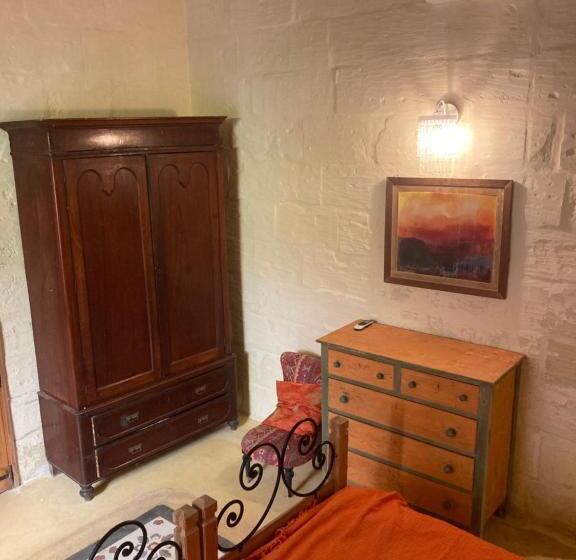 تختخواب و صبحانه Peaceful Farmhouse Stay With Cozy Yard